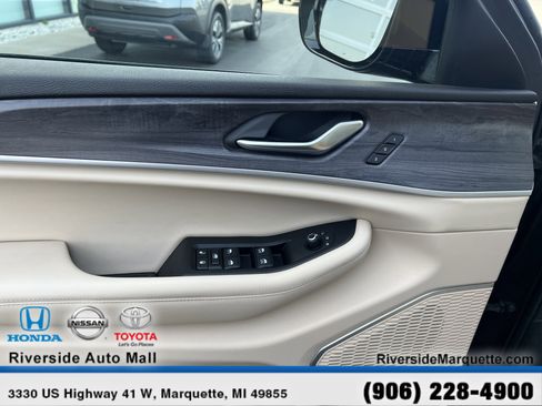 Used 2021 Jeep Grand Cherokee L Limited w/ MOPAR Finishing Package AWD/4WD image 23