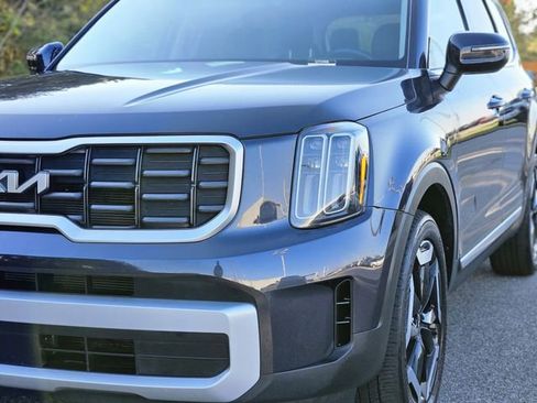 Used 2025 Kia Telluride S FWD image 9