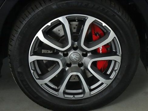 Used 2018 Maserati Levante S GranLusso image 10