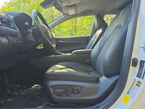 Used 2024 Toyota Camry SE image 14