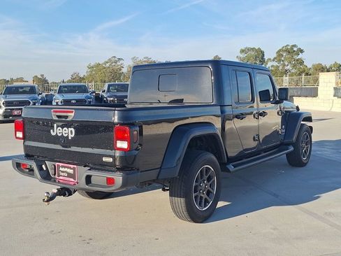 Used 2022 Jeep Gladiator Overland w/ Popular Equipment Package image 5