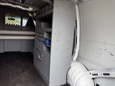 Used 2021 GMC Savana 2500 RWD image 17