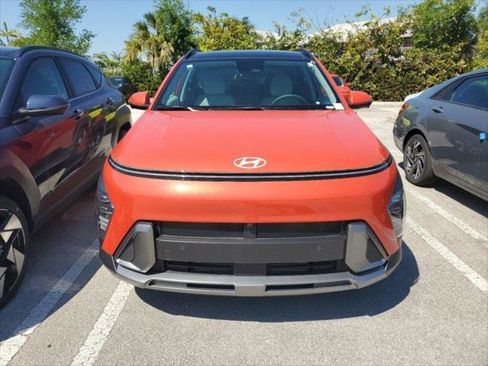 New 2024 Hyundai Kona Limited FWD image 2