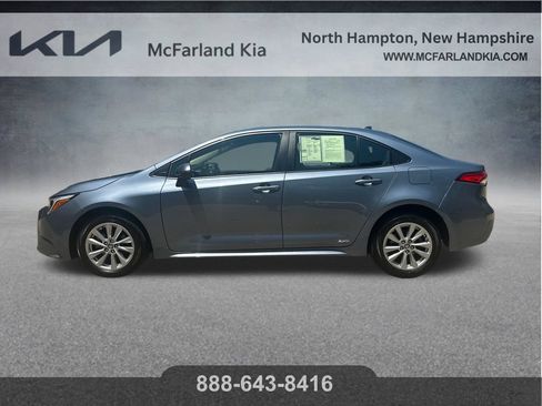 Used 2023 Toyota Corolla LE w/ LE Convenience Package AWD/4WD image 3