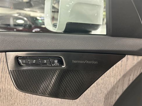Certified 2023 Volvo XC90 B6 Plus w/ Protection Package Premier image 21