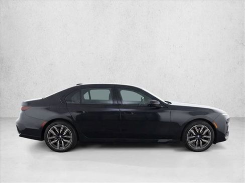 Used 2023 BMW 740i w/ Parking Assistance Package RWD image 8