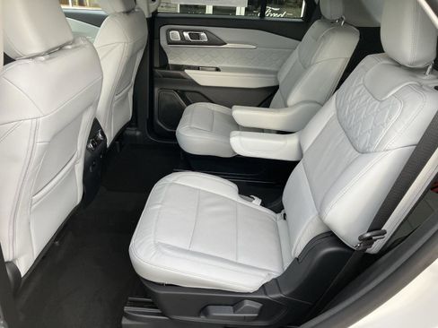 New 2026 Ford Explorer Platinum AWD/4WD image 14