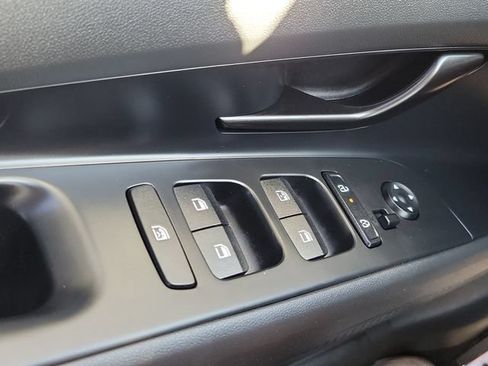 New 2026 Hyundai Elantra SEL Sport FWD image 17