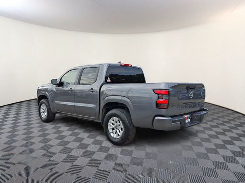 Used 2024 Nissan Frontier SV AWD/4WD image 7
