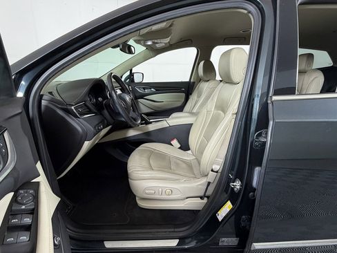 Used 2018 Buick Enclave Essence image 10