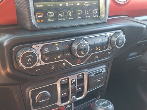 Used 2021 Jeep Wrangler Unlimited Rubicon image 27