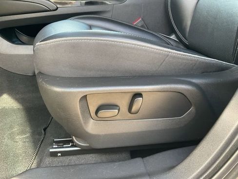Used 2023 Buick Envision Essence FWD image 8