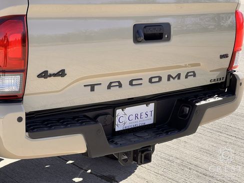 Used 2019 Toyota Tacoma TRD Off-Road image 6