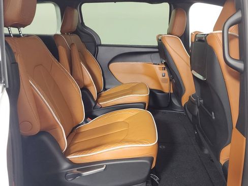 New 2026 Chrysler Pacifica Pinnacle FWD image 27