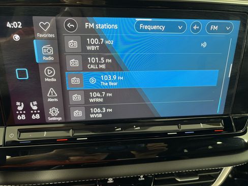 Used 2026 Volkswagen Atlas Cross Sport SE w/ Panoramic Sunroof Package AWD/4WD image 22
