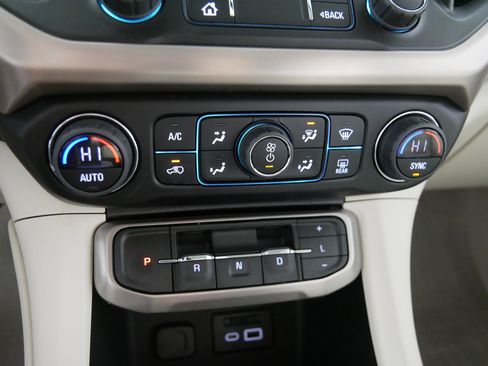 Used 2023 GMC Acadia Denali w/ Denali Ultimate Package image 23