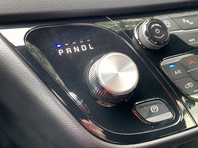 Used 2025 Chrysler Pacifica Select FWD image 24
