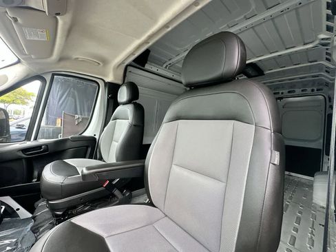 Used 2026 RAM ProMaster 2500 w/ Convenience Group FWD image 14