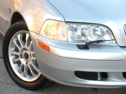 Used 2003 Volvo S40 image 3