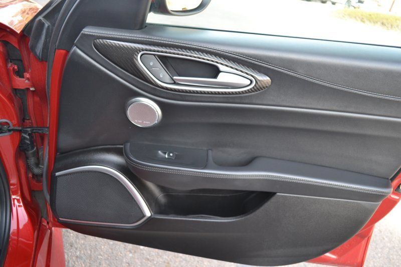 Used 2018 Alfa Romeo Giulia Quadrifoglio RWD image 34
