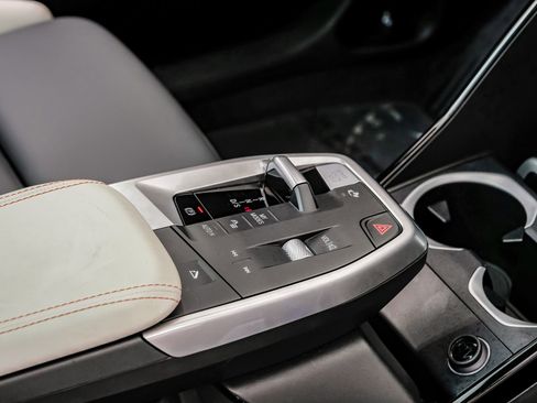 Used 2025 BMW X2 xDrive28i image 28