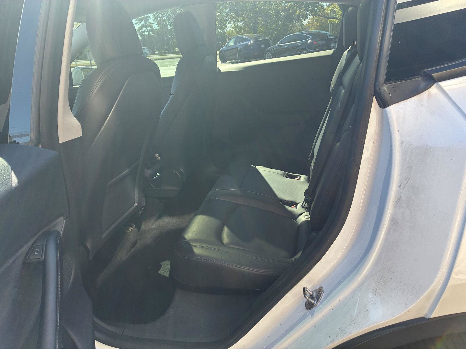 Used 2021 Tesla Model Y Long Range AWD/4WD image 17