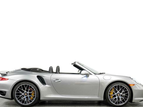 Used 2016 Porsche 911 Turbo S image 2