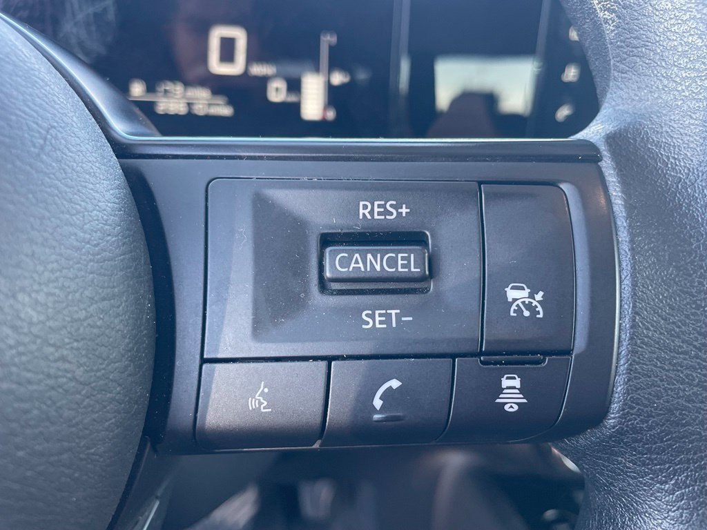 Used 2025 Nissan Kicks SV w/ SV Premium Package FWD image 9