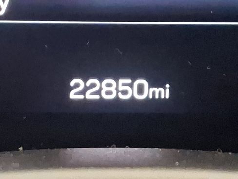 Used 2025 GMC Yukon Denali image 21