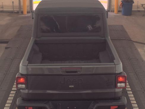 Used 2021 Jeep Gladiator Sport AWD/4WD image 6