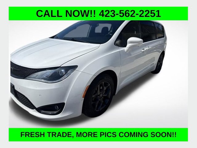 Used 2019 Chrysler Pacifica Touring Plus w/ Advanced Safetytec Group FWD image 1
