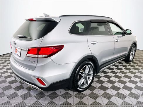 Used 2017 Hyundai Santa Fe Limited FWD image 9