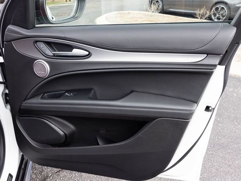 Used 2024 Alfa Romeo Stelvio Veloce image 61