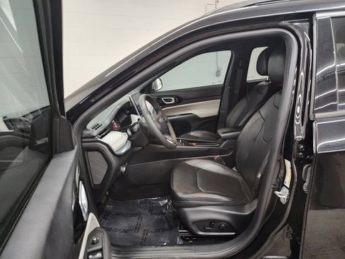 Used 2023 Jeep Compass Limited AWD/4WD image 13
