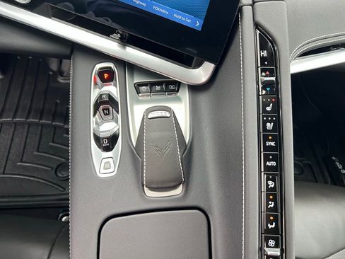 Used 2024 Chevrolet Corvette Stingray Preferred Cpe w/ Battery Protection Package image 32