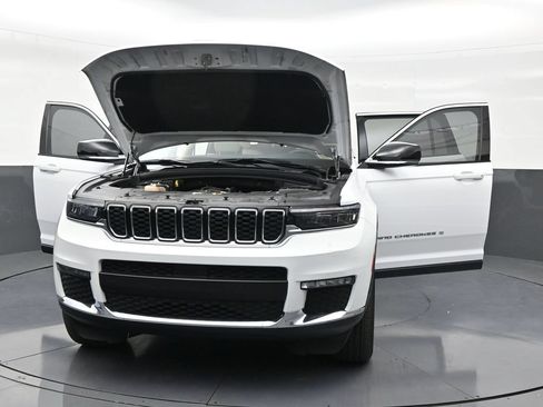 Used 2023 Jeep Grand Cherokee L Limited AWD/4WD image 33