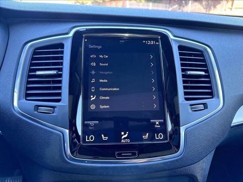 Used 2021 Volvo XC90 T5 Momentum w/ Climate Package AWD/4WD image 40