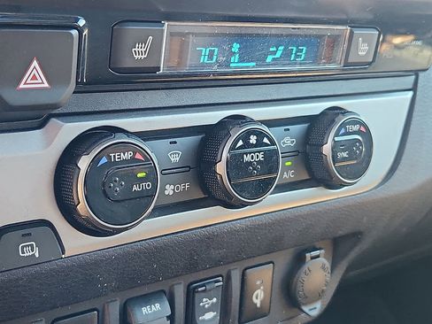 Used 2018 Toyota Tacoma Limited image 18