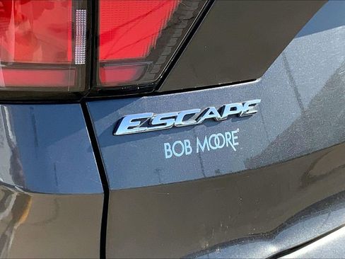 Used 2017 Ford Escape SE image 8