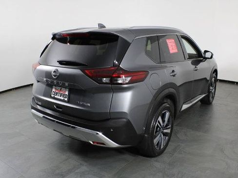 Certified 2023 Nissan Rogue Platinum FWD image 4