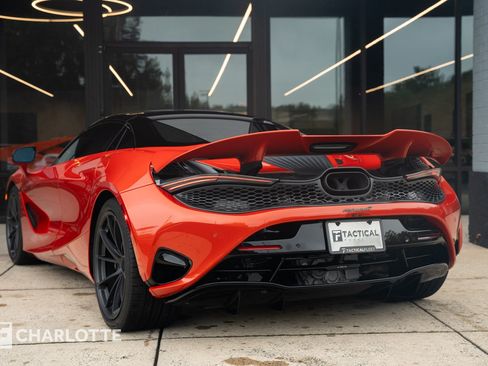 Used 2025 McLaren 750S Spider RWD image 13