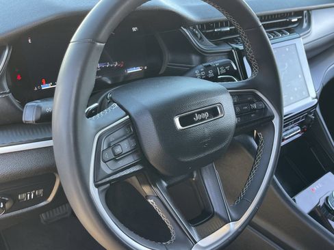 Used 2023 Jeep Grand Cherokee L Laredo AWD/4WD image 25