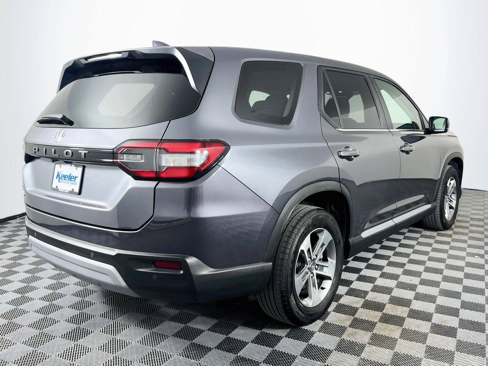 Used 2024 Honda Pilot EX-L image 6