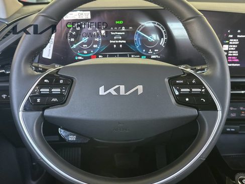 Certified 2023 Kia Niro Wind FWD image 25