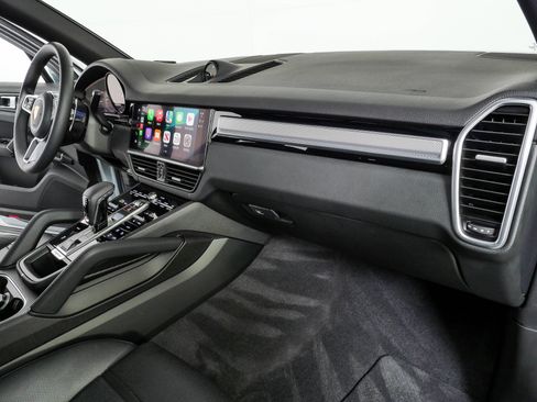 Certified 2023 Porsche Cayenne AWD/4WD image 25
