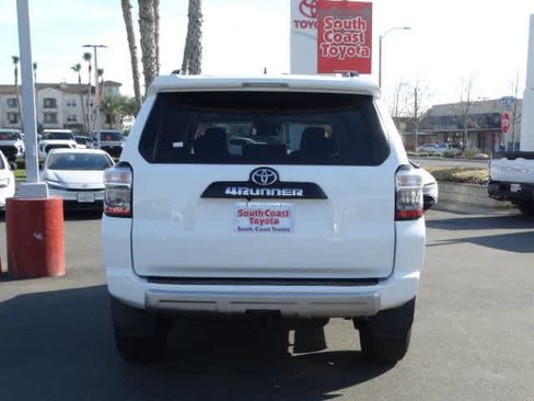 Certified 2024 Toyota 4Runner TRD Off-Road Premium w/ Moonroof Package image 14