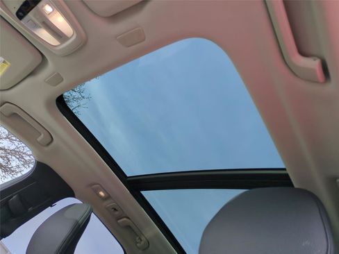 Certified 2025 Volvo XC60 B5 Plus image 10