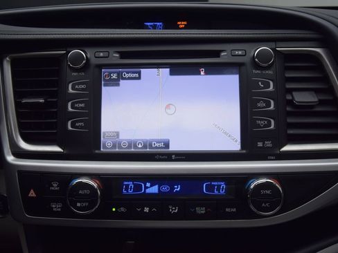 Used 2015 Toyota Highlander XLE AWD/4WD image 17
