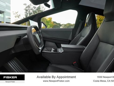 Used 2024 Tesla Cybertruck AWD Crew Cab image 13
