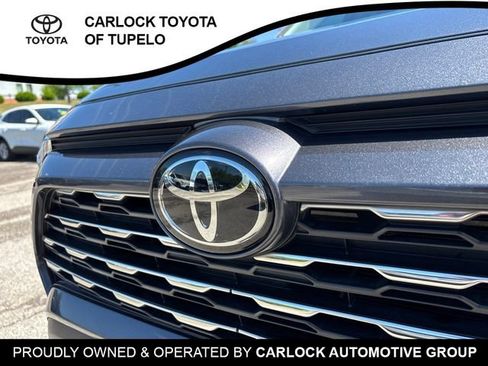 Used 2023 Toyota RAV4 XLE w/ Convenience Package FWD image 11